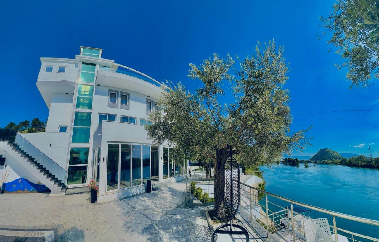 Principe Del Lago Canaj Екстериор снимка
